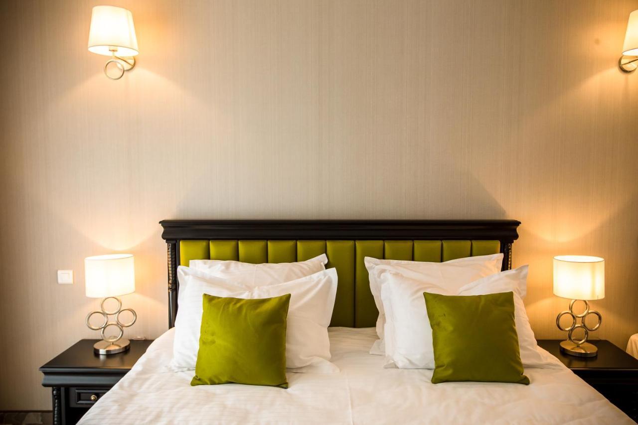 Hotel Carpat Inn Азуга Экстерьер фото