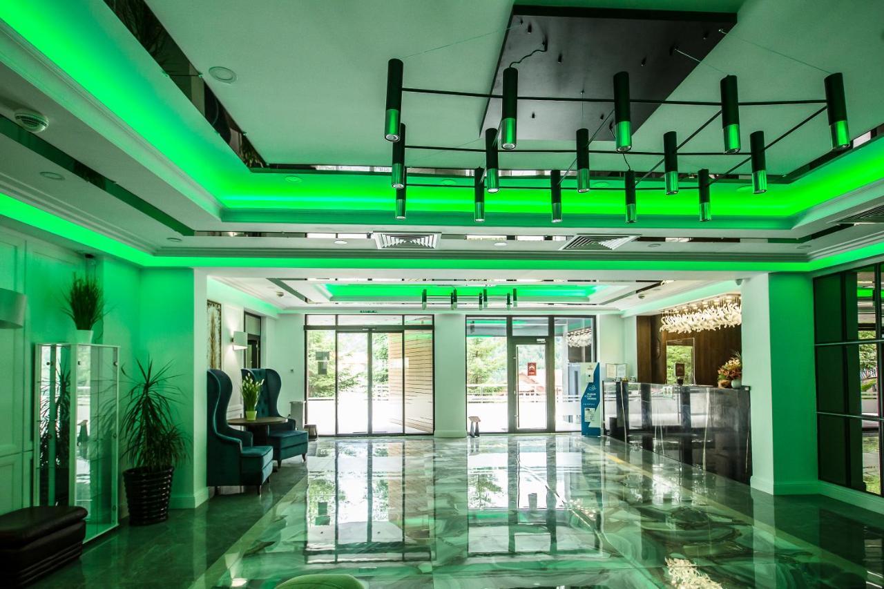 Hotel Carpat Inn Азуга Экстерьер фото