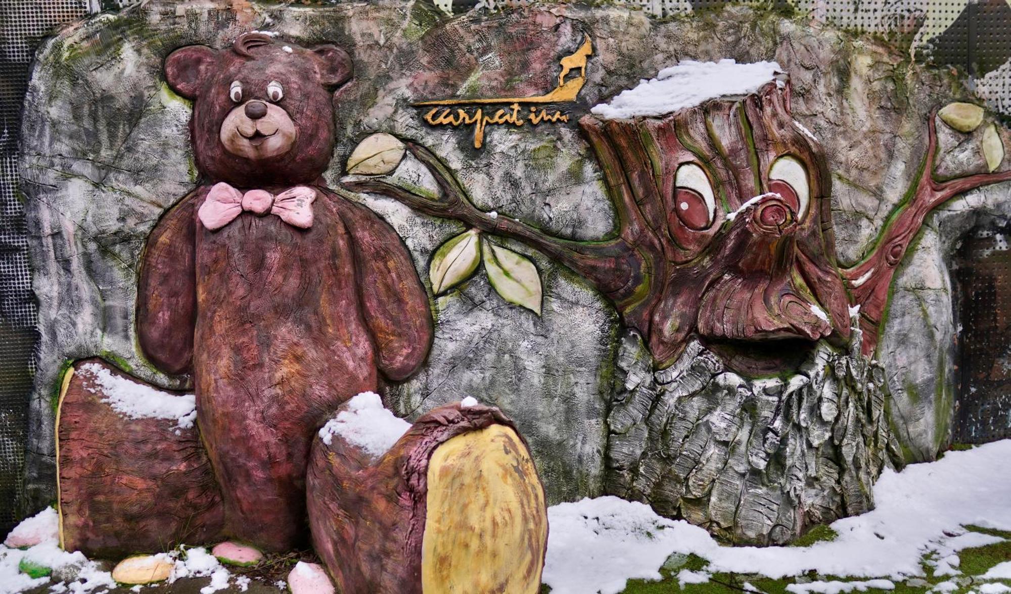 Hotel Carpat Inn Азуга Экстерьер фото