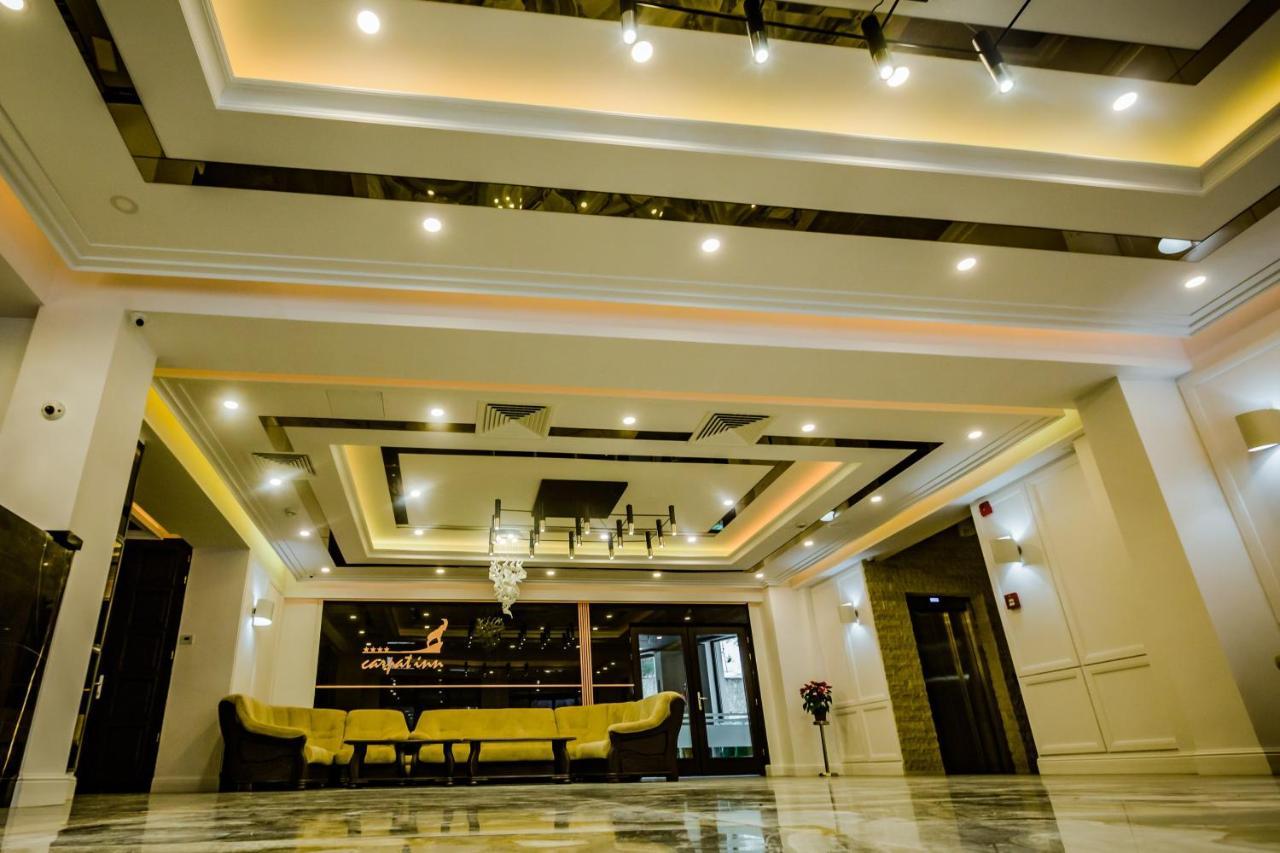 Hotel Carpat Inn Азуга Экстерьер фото